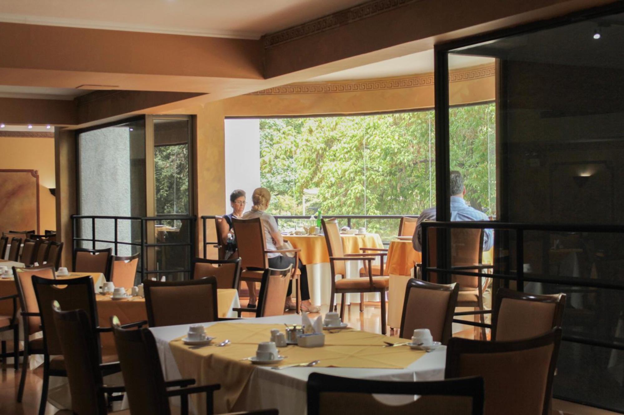 Hotel Leonardo Da Vinci Сантяго Екстериор снимка