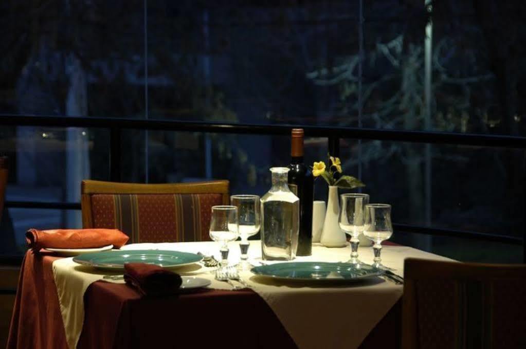 Hotel Leonardo Da Vinci Сантяго Екстериор снимка